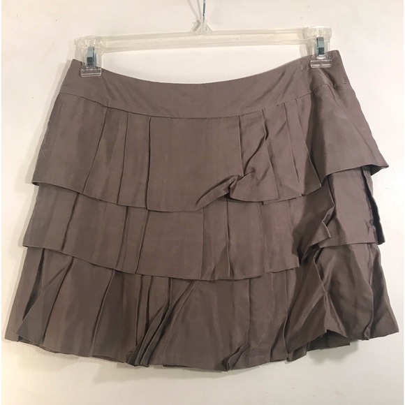 Banana Republic Layered Mini Skirt, Size: 6P, & Color: Tan - Picture 12 of 16